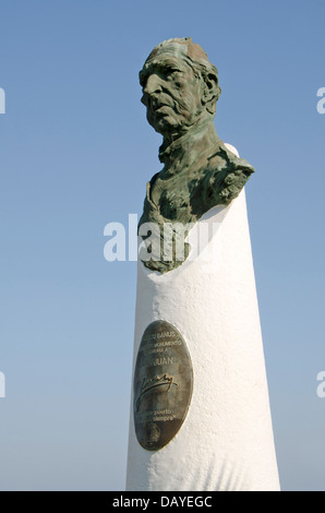 Don Juan de Borbon in den Hafen von Puerto Banus, Marbella gewidmetes Denkmal. Costa Del Sol, Spanien. Stockfoto