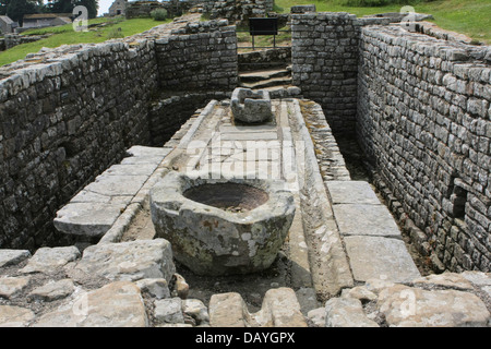 Römischen öffentlichen Toilette im Housteads Fort am Hadrianswall Stockfoto