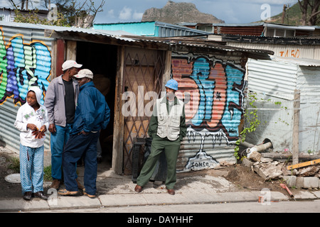 Wellblech Hütte in Imizamo Yethu Township, Hout Bay, Kapstadt, Südafrika Stockfoto