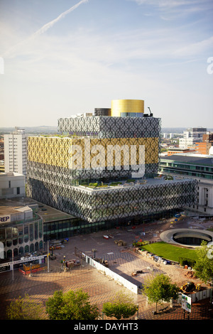 Die neue Library of Birmingham genommen von oben zeigt Birmingham Skyline & Centenary Square Stockfoto