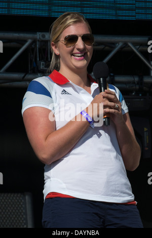 Schwimmerin Rebecca Adlington auf der Bühne am Go Local, Queen Elizabeth Olympic Park, London. Stockfoto