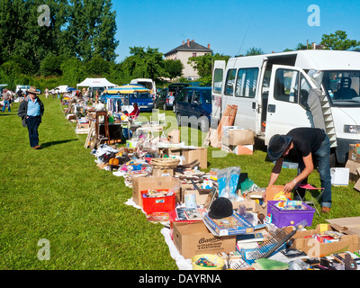 Brocante / Nippes / Kofferraum Verkauf - Frankreich. Stockfoto