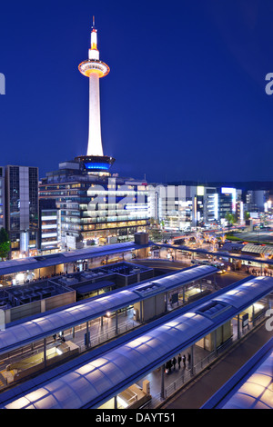 Stadtbild von Kyoto, Japan Kyoto Tower. Stockfoto