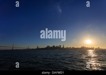 Sonnenuntergang Hinter Der Skyline Von San Francisco Stockfoto