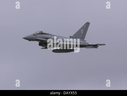 Fairford, Vereinigtes Königreich. 20. Juli 2013. Ein Eurofighter Typhoon FGR4 Nr. 29 (Reserve) Squadron RAF fliegen in der Royal International Air Tattoo an RAF Fairford Stockfoto