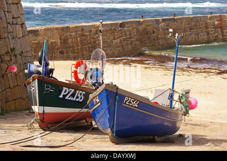 PZ-155 "Sarah Jane" und PZ 564 "Tamara" Schalentiere Boote Sennen Cove, Cornwall Stockfoto