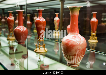 Peachbloom Mottle-glasiertem Porzellan Amphoren Vasen - China, Kangxi Herrschaft, 1662 Stockfoto