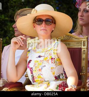 Brüssel, Belgien. 21. Juli 2013. Prinzessin Claire Bewertungen der zivilen und militärischen Truppen an der Front des königlichen Palastes in Brüssel, 21. Juli 2013. Foto: Dpa/Patrick van Katwijk/Alamy Live News Stockfoto