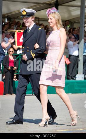 Brüssel, Belgien. 21. Juli 2013. Prinz Joachim und Prinzessin Maria Laura Bewertungen der zivilen und militärischen Truppen an der Front des königlichen Palastes in Brüssel, 21. Juli 2013. Foto: Dpa/Patrick van Katwijk/Alamy Live News Stockfoto