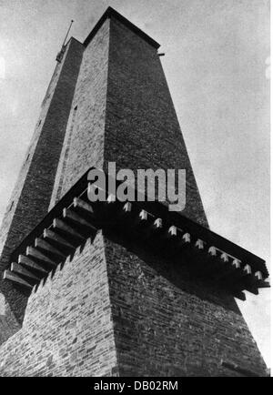 Nationalsozialismus, Architektur, Ordensburg Vogelsang in der Eifel, erbaut 1934 - 1936, Architekt: Clemens Klotz, Ansicht, Turm, 1936, Bildungszentrum, NSDAP, Nazi-Deutschland, Drittes Reich, Nordrhein-Westfalen, Nordrhein-Westfalen, 1930er, 30er, 30er, 20ster Jahrhundert, historisch, historisch, Zusatzrechte-Clearenzen-nicht vorhanden Stockfoto