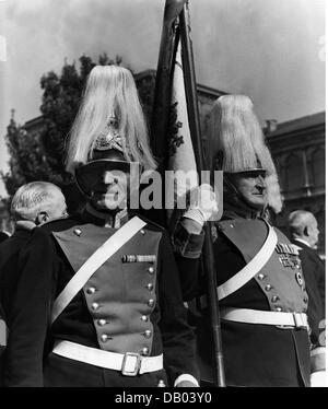 Militär, Deutschland, Uniformen, zwei Veteranen eines Chevau-leger Regiments, die an der Beerdigung von Kardinal Michael von Faulhaber teilnahmen, Juni 1952, Zusatzrechte-Clearences-nicht verfügbar Stockfoto