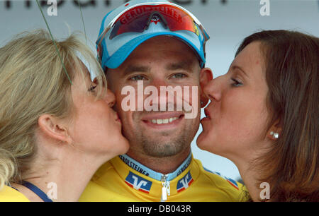 Deutsche Radsport-Profi Stefan Schumacher des Team Gerolsteiner ist Kseed für die 4. Etappe des Bayerischen Tour in Rothenburg Ob der Tauber, Deutschland, 2. Juni 2007 zu gewinnen. Foto: Gero Breloer Stockfoto