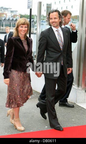 (L-R) Prinzessin Martha Louise von Norwegen und ihr Ehemann Ari Behn kommen für die Feierlichkeiten zur Königin Sonja von Norwegen 70. Geburtstag in Stavanger, Norwegen, 4. Juli 2007. Foto: Albert Nieboer/Royal Presse Europa (Niederlande) Stockfoto