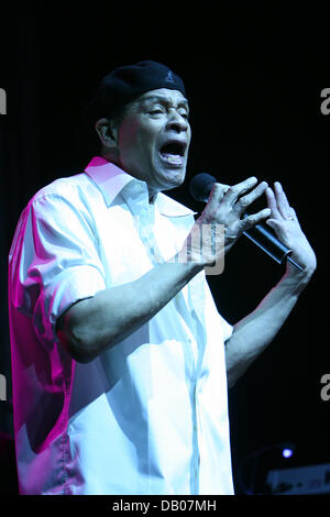 US-amerikanische Jazz-Sängerin Al Jarreau führt in Mainz, Deutschland, 27. Juni 2007. Foto: Erwin Elsner Stockfoto