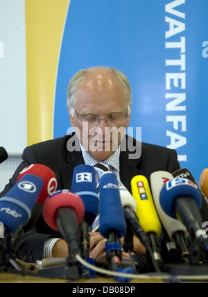 CEO von Vattenfall Lars G. Josefsson spricht auf einer Pressekonferenz in Berlin, Deutschland, 18. Juli 2007. Josefsson kommentiert die Mißstände in Vattenfall betriebenen deutschen Kernkraftwerken Kruemmel und Brunsbüttel und den Rücktritt angeboten von Vattenfall Europe CEO Klaus Rauscher. Foto: Peer Grimm Stockfoto