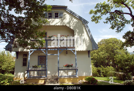 Das Bild zeigt das Septembertag-Haus in Murnau, Deutschland, 23. Juli 2007. Deutsche expressionistische Malerin Gabriele Muenter (1877-1962) kaufte das Haus im Jahre 1908 und lebte dort mit ihrem ersten Partner, Russland geborenen expressionistischen Maler Wassily Kandinsky (1866-1944), bis 1914 und später ihren zweiten Partner Johannes Eichner bis zu ihrem Tod im Jahr 1962. Viele Ideen der berühmten Künstlergruppe ' Th Stockfoto