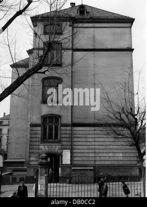 Nachkriegszeit, Elend und Not, Deutschland, Wohnungsnot, Wohnungsamt, Frankfurt am Main, Außenansicht, 1940er Jahre, Zusatzrechte-Clearences-nicht vorhanden Stockfoto