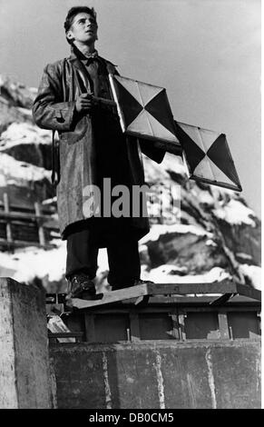 Energie, Wasser, Baustelle Kraftwerk Kaprun, Bauarbeiter, der den Transport von Betoneimern mit Semaphoren-Platten leitet, Österreich, um 1950, Zusatz-Rechte-Clearences-nicht vorhanden Stockfoto