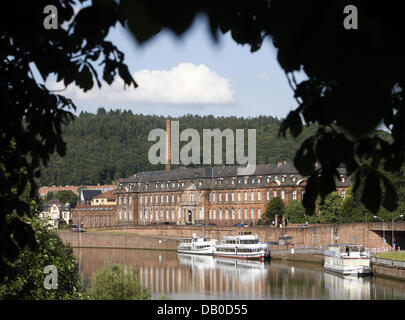 Das Bild zeigt das Hauptquartier der Keramikhersteller "Villeroy & Boch", eine ehemalige Benediktinerabtei in Mettlach, Deutschland, 17. Juli 2007. Das Unternehmen ist nach seiner Gründer Francois Boch und Nicolas Villeroy benannt und befindet sich nach wie vor Familienbesitz nach über 250 Jahren. Foto: Frank Rumpenhorst Stockfoto