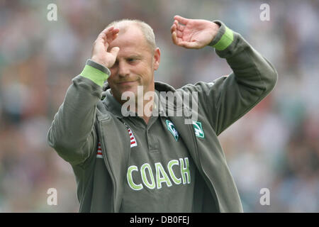 Bremen-Trainer Thomas Schaaf ist während der Bundesliga-Kampf SV Werder Bremen Vs FC Bayern München im Weser-Stadion Bremen, Deutschland, 18. August 2007 unzufrieden. Foto: Carmen Jaspersen Stockfoto