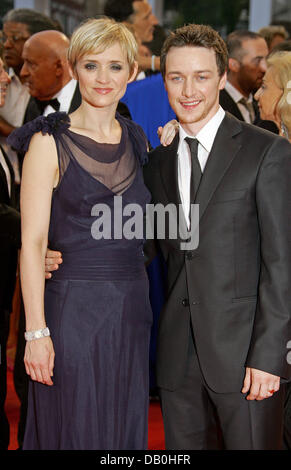 James McAvoy und seine Frau Anne Marie Duff kommen bei der Filmpremiere von 'Sühne' während der 64. Filmfestspiele von Venedig im Palazzo del Casino in Venedig, Italien, 29. August 2007. Foto: Hubert Boesl Stockfoto