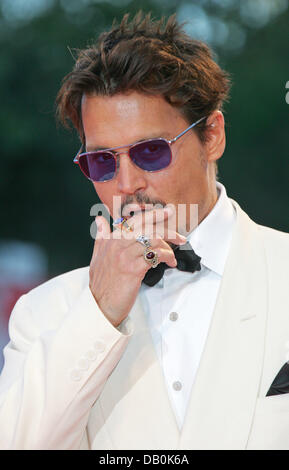 US-amerikanischer Schauspieler Johnny Depp kommt bei der Lebensdauer Achievement Award Ceremony von Tim Burton auf dem 64. Filmfestival in Venedig, Italien, 5. September 2007. Foto: Hubert Boesl Stockfoto