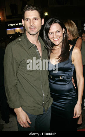 Schauspieler Eric Bana und seine Frau Rebecca Gleeson kommen bei der Premiere des Films "Die Ermordung des Jesse James durch den Coward Robert Ford" auf dem International Film Festival in Toronto, Kanada, 8. September 2007. Foto: Hubert Boesl Stockfoto