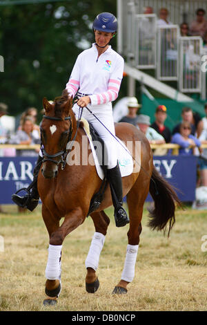 Alcester, Warwickshire. 21. Juli 2013. Lucinda Fredericks auf Headley Britannia in den Ring an der CLA Game Fair, Ragley Hall, Alcester, Warwickshire, 19,20, 21. Juli. Foto von John Robertson, 2013. Bildnachweis: John Robertson/Alamy Live-Nachrichten Stockfoto