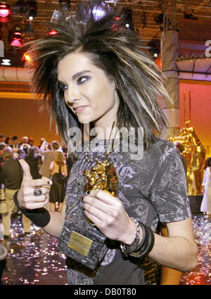 Bill Kaulitz, Leadsänger der deutschen Teenie-Band Tokio Hotel, Posen während der 27. Goldene Stimmgabel-Zeremonie in Ludwigshafen, Deutschland, 22. September 2007. Tokio Hotzel erhielt die 2007 Goldene Stimmgabel meistverkaufte Rock-Band, eine Auszeichnung, die seit 1981 für Verkaufszahlen. Foto: Ronald Wittek Stockfoto