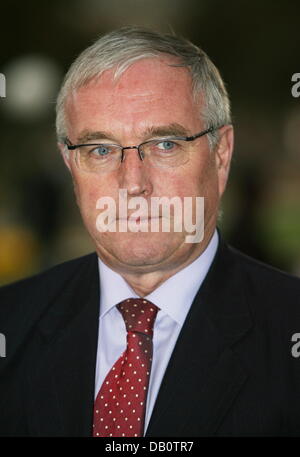 Pat McQuaid, Präsident von der International Cycling Union (UCI), ist bei der Eröffnung des UCI Road World Championships in Stuttgart, Deutschland, 25. September 2007 abgebildet. Während der Rad-WM vom 26. bis 30. September 2007 stattfindet konkurrieren Radsportler aus aller Welt um den WM-Titel in Stuttgart. Foto: Bernd Weissbrod Stockfoto