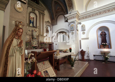 Das Bild zeigt die Kirche der Kapuziner-Kloster in Morcone, Italien, 7. Mai 2007. Padre Pio (1887-1968), in Italien als Heiliger verehrt wird und wurde im Jahr 2002 heiliggesprochen. Foto: Lars Halbauer Stockfoto