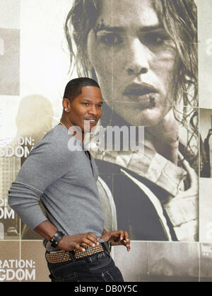 US-Schauspieler Jamie Foxx stellt bei einem Foto-Shooting auf dem Film "The Kingdom" in Berlin, Deutschland, 5. Oktober 2007. Der Film ist in den deutschen Kinos ab 11 Oktober auf. Foto: Sören Stache Stockfoto