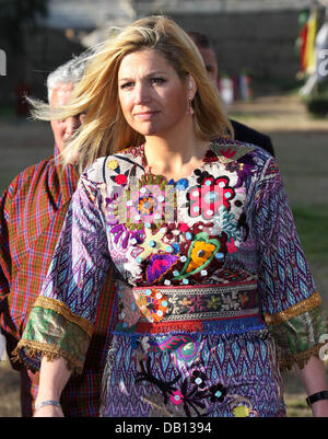 Kronprinzessin Maxima ist das Bogenschießen Föderation anlässlich eines offiziellen Besuchs des niederländischen Königspaares nach Bhutan auf Einladung von König Jigme Khesar Namgyel Wangchuck in Thimphu, Bhutan, 29. Oktober 2007 abgebildet. Foto: Albert Nieboer (Niederlande) Stockfoto