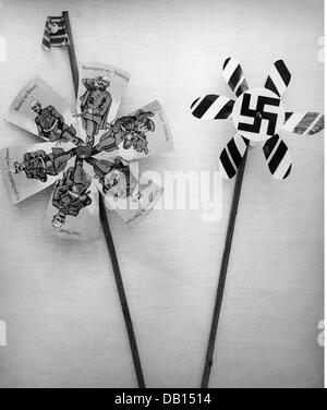 Spielzeug, Windrad, Windrad mit militärischen Führern des Ersten Weltkriegs, 1914, Windrad mit Hakenkreuz, 1930er Jahre, zusätzliche-Rechte-Clearences-nicht vorhanden Stockfoto