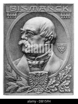 Otto von, 1.4.1815 - 30.7.1898, Bundeskanzler 16.4.1871 - 20.3.1890, Porträt, Abzeichen, Bronze, 50,5 x 38,8 mm, Stuttgarter Metallwarenfabrik Mayer & Wilhelm, berühmte Herrenserie, Stuttgart, ca. 1900, Stockfoto