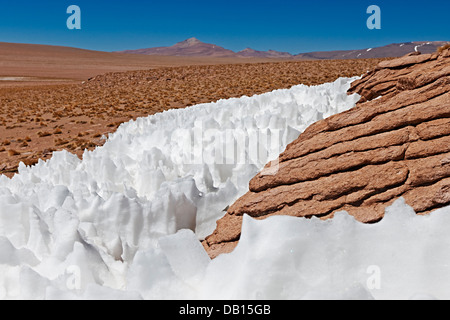 Landschaft mit Schneestrukturen, Penitentes, nieves penitentes, Penitente, Reserva Nacional de Fauna Andina Eduardo Abaroa, Bolivien, Südamerika Stockfoto