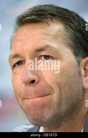 Während einer Pressekonferenz des deutschen Fußball-Bundes (DFB) in der AWD-Arena in Hannover, 16. November 2007 ist Andreas Köpke Torwarttrainer der deutschen Fußball-Nationalmannschaft abgebildet. Foto: Peter Steffen Stockfoto