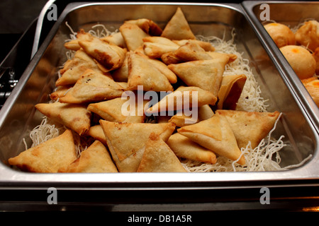 Der indischen Samosas auf einem Ndian Stil Stockfoto