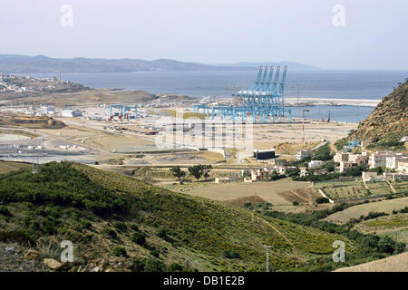 Blick auf das Containerterminal der neue Hafen "Tanger Med" in der Nähe von Ksar Sghir, Marokko, 13. Oktober 2007. Das Großprojekt der Ausbau begann im Februar 2003 befindet sich zwischen Tanger, Marokko und die spanische Enklave Ceuta an der Meerenge von Gibraltar. Foto: Bodo Marks Stockfoto