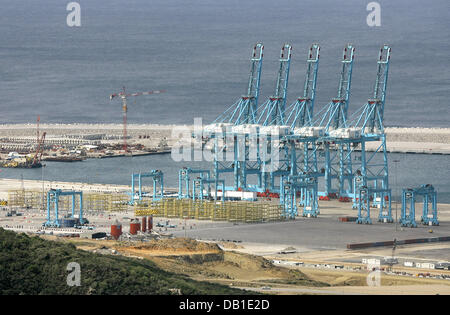 Blick auf das Containerterminal der neue Hafen "Tanger Med" in der Nähe von Ksar Sghir, Marokko, 13. Oktober 2007. Das Großprojekt der Ausbau begann im Februar 2003 befindet sich zwischen Tanger, Marokko und die spanische Enklave Ceuta an der Meerenge von Gibraltar. Foto: Bodo Marks Stockfoto