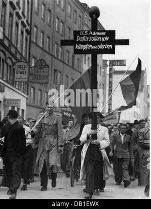 Demonstrationen, Deutschland, Demonstration des deutschen Gewerkschaftsbundes für die operative Mitbestimmung, kommunistische Demonstranten, München, Deutschland, 26.5.1952, zusätzliche-Rechte-Clearences-nicht vorhanden Stockfoto