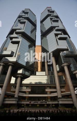 Die Twin Towers des Lippo Centre stehen im Bezirk Admiralty in Hongkong auf 2. Januar 2013. Stockfoto