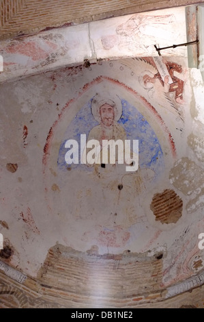 Christus an der Decke einer 1000 Jahre alten Moschee gemalt, ein einzigartiges Beispiel von Al-Andalus Kunst. Mesquita de la Luz. Toledo. Spanien Stockfoto