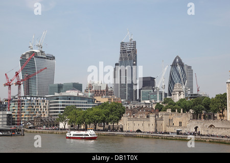 Skyline von London zeigt 20 Fenchurch Street, der "Walkie-talkie" und 122 Leadenhall Street - die "Cheesegrater" Stockfoto