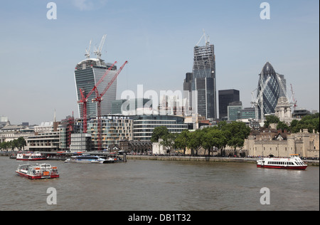 Skyline von London zeigt 20 Fenchurch Street, der "Walkie-talkie" und 122 Leadenhall Street - die "Cheesegrater" Stockfoto