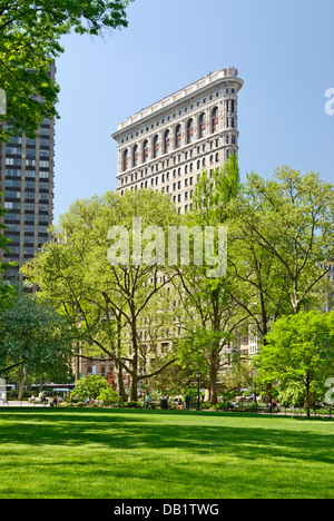 Das Flatiron Building und Madison Square Park, Manhattan, New York City im Frühjahr. Stockfoto