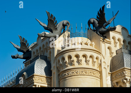 Casa de Los Dragones, (Haus der Drachen) von dem Architekten Cortina Pérez... Ceuta. Spanien. Stockfoto