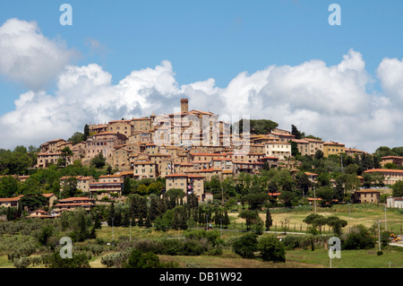 Panoramablick auf Gipfelstadt Saline di Volterra Toskana Italien Stockfoto