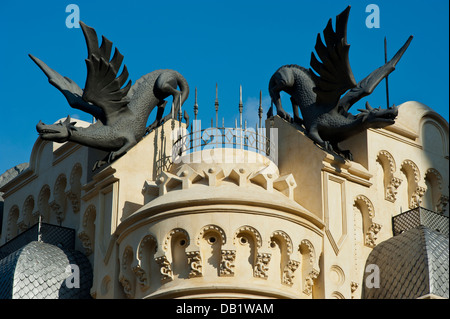 Casa de Los Dragones, (Haus der Drachen) von dem Architekten Cortina Pérez... Ceuta. Spanien. Stockfoto