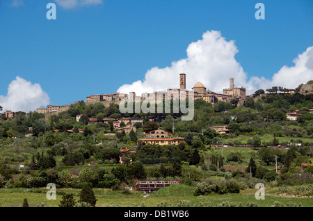 Panoramablick auf mittelalterliche Stadt Volterra Toskana Italien Stockfoto